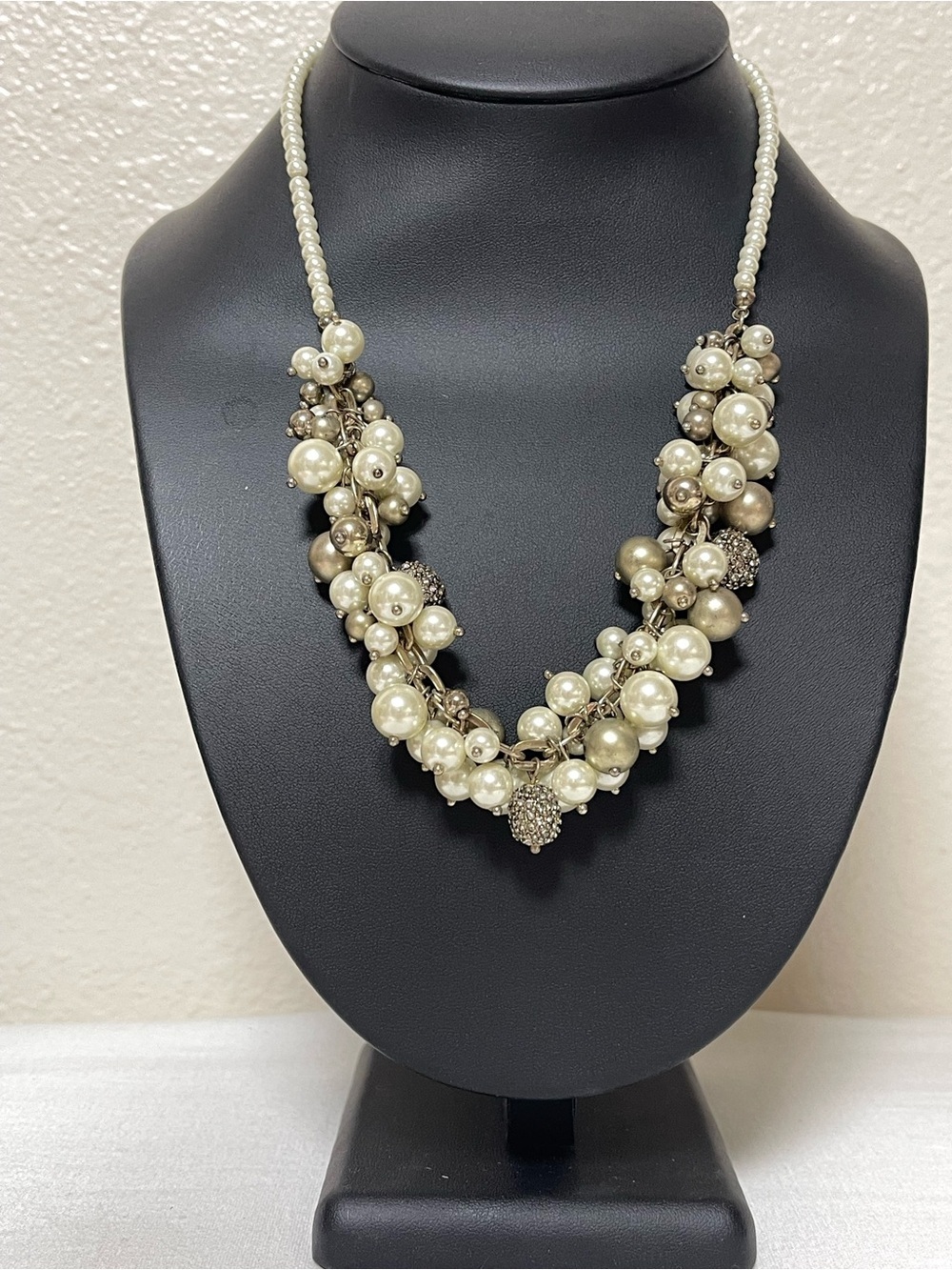 LOFT Clustered Pearl Necklace in Cream and Gold-Tone
